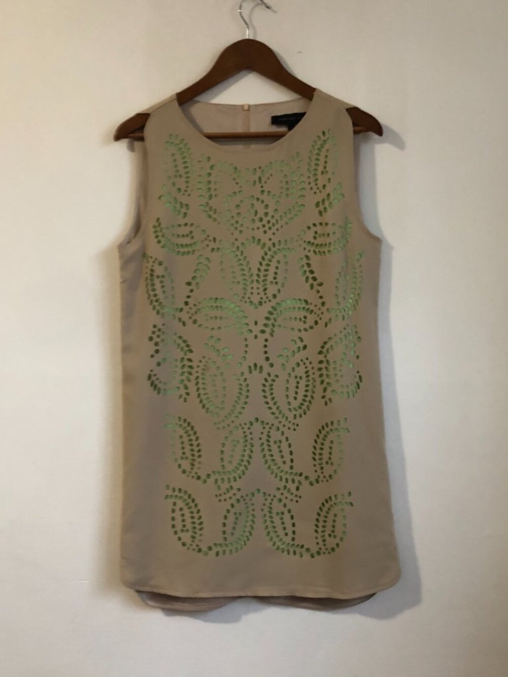 English Rose Beige Cutout Overlay Sleeveless Shift Mini Dress Lime Green lining
